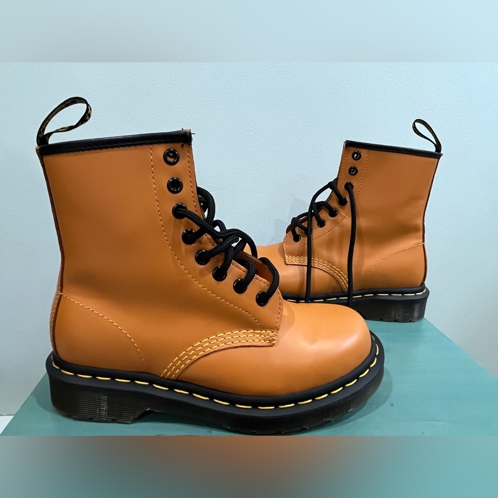 NWOB Dr. Martens 1460s Orange leather boots women’s 5